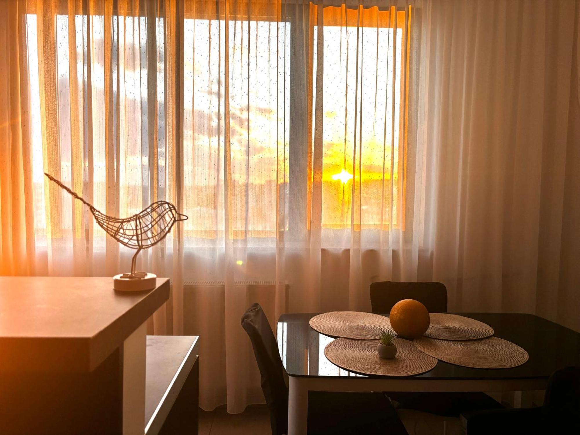 Taste Of Iasi - Two Room Apartment - Central - Sunset Touch Екстер'єр фото