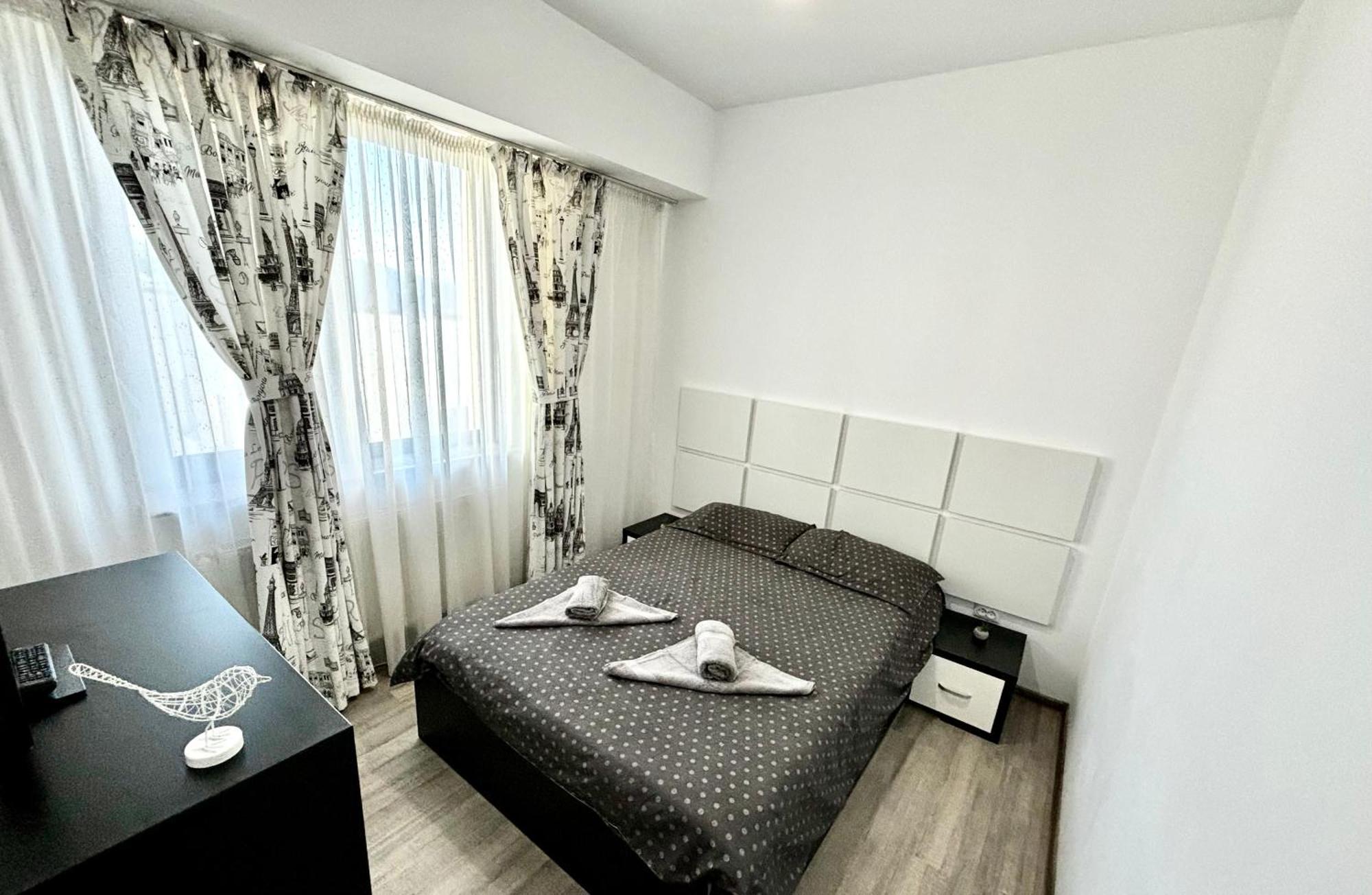 Taste Of Iasi - Two Room Apartment - Central - Sunset Touch Екстер'єр фото